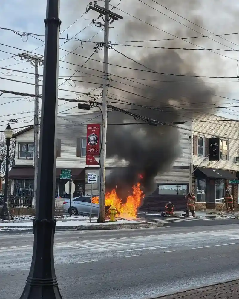 Car fire in the North Syracuse village